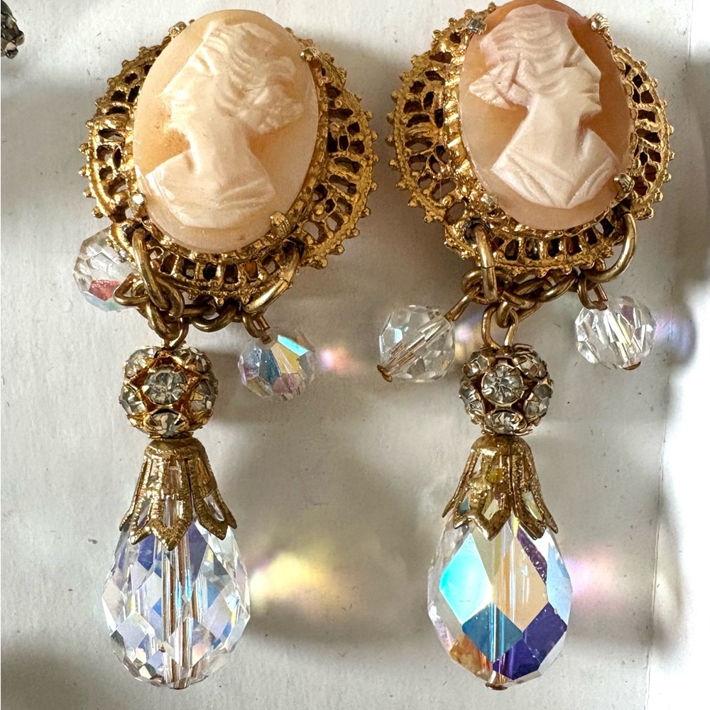 Vintage Lot of 7 Clip Earrings - Picture 3 of 8